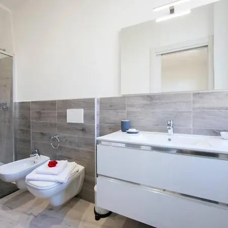 Downtown Apartment Como