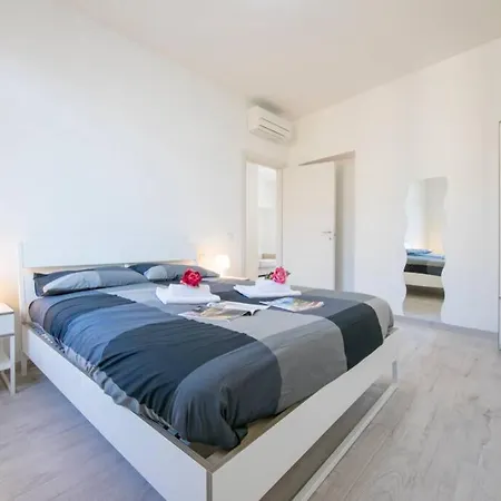 Downtown Apartment *