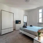 Downtown Apartamento Como